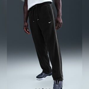 LeBron Standard Issue
Men's Therma-FIT
Basketball Pants Men’s XL NWOT